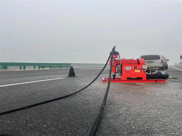 武陵马路路基路面开裂下沉注浆加固灌浆